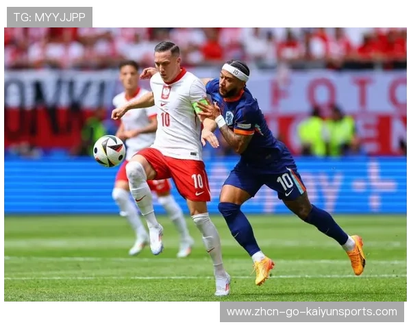 欧洲杯赛场上的经典技战术瞬间被反复回放，欧洲杯经典比赛视频